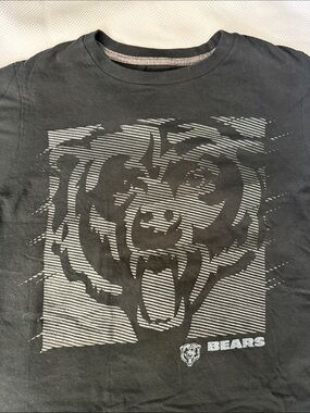 Chicago Bears Graphic Tee - Black and Gray -Small